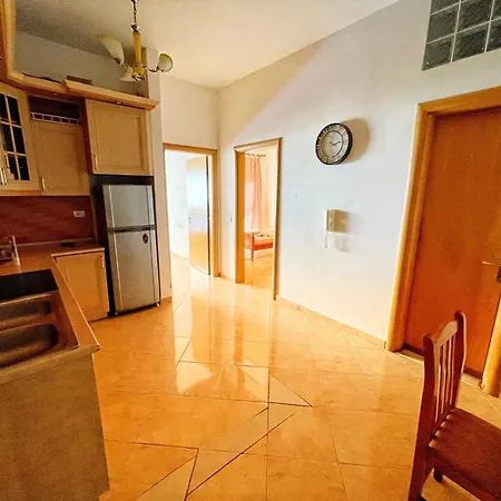 Emperius Rentroom * Дуррес